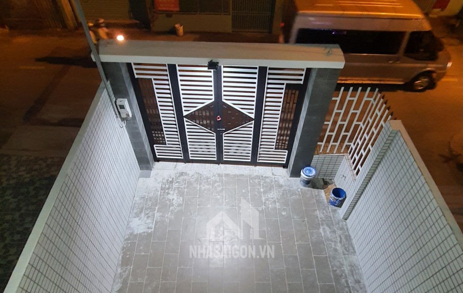 Bán nhà góc hai mặt tiền đường 11 Trường Thọ Thủ Đức TPHCM,LH 0909428959